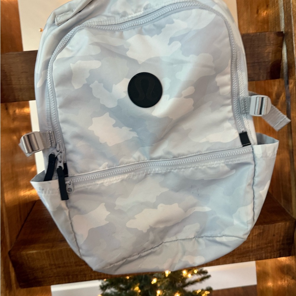 Lululemon Blue/White Heritage Camo Backpack - Picture 2 of 6